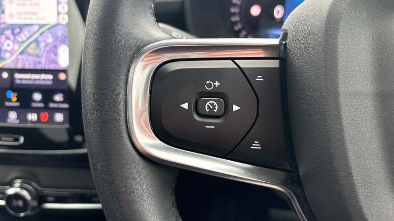 Volvo XC40 2.0 B4P Ultimate Dark 5dr Auto Petrol Estate